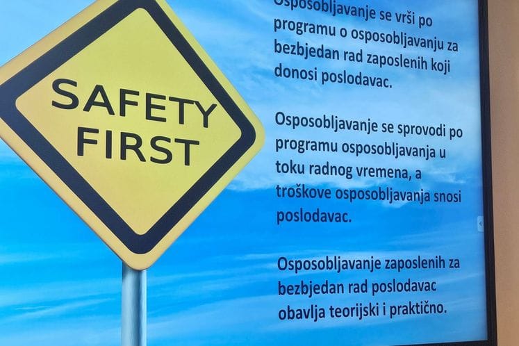 Realizovana obuka na temu zaštite i zdravlja na radu u sistemu obrazovanja Realizovana obuka na temu zaštite i zdravlja na radu u sistemu obrazovanja