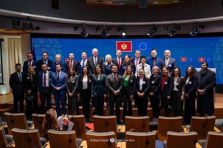 Međuvladina konferencija - Brisel