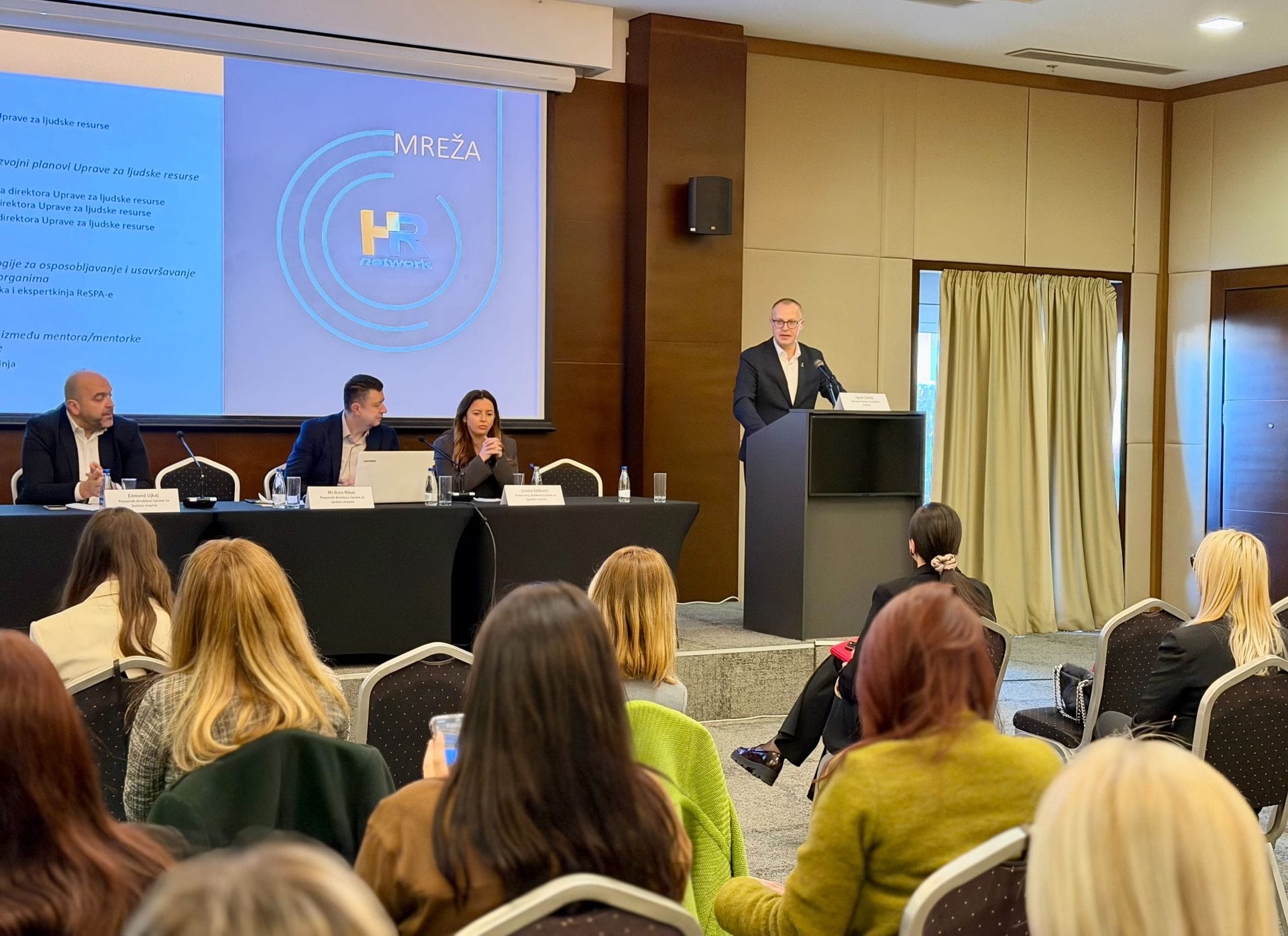 gallery.media[0].alt