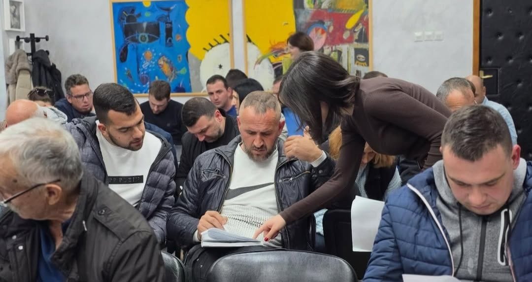 gallery.media[0].alt