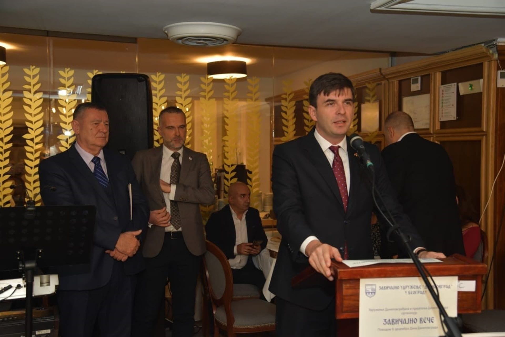 Ministar Azemović u posjeti Zavičajnom udruženju Danilovgrađana i prijatelja Danilovgrada