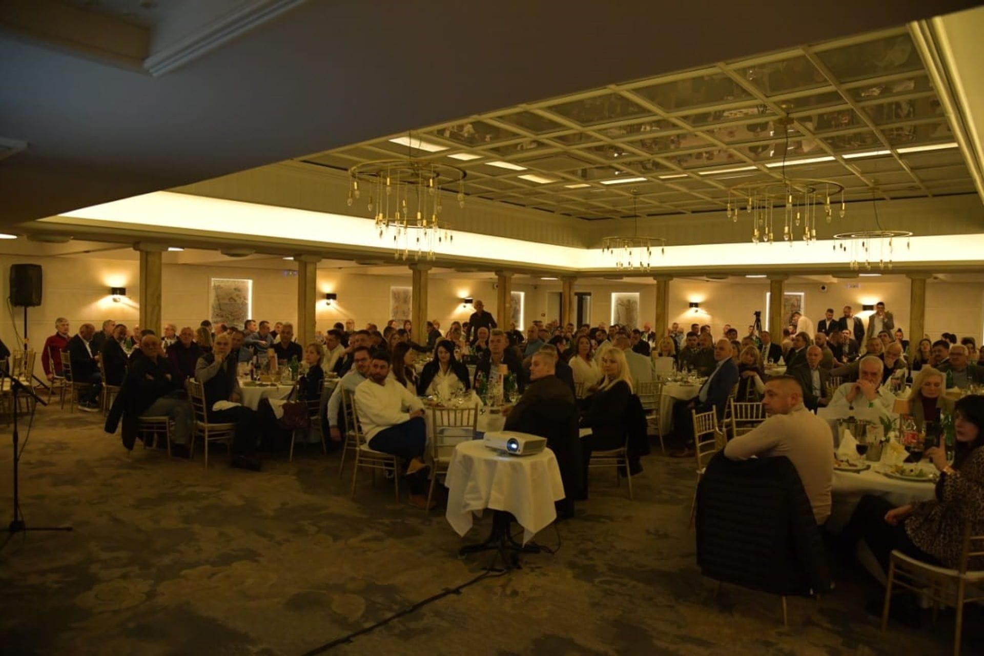 Ministar Azemović u posjeti Zavičajnom udruženju Danilovgrađana i prijatelja Danilovgrada