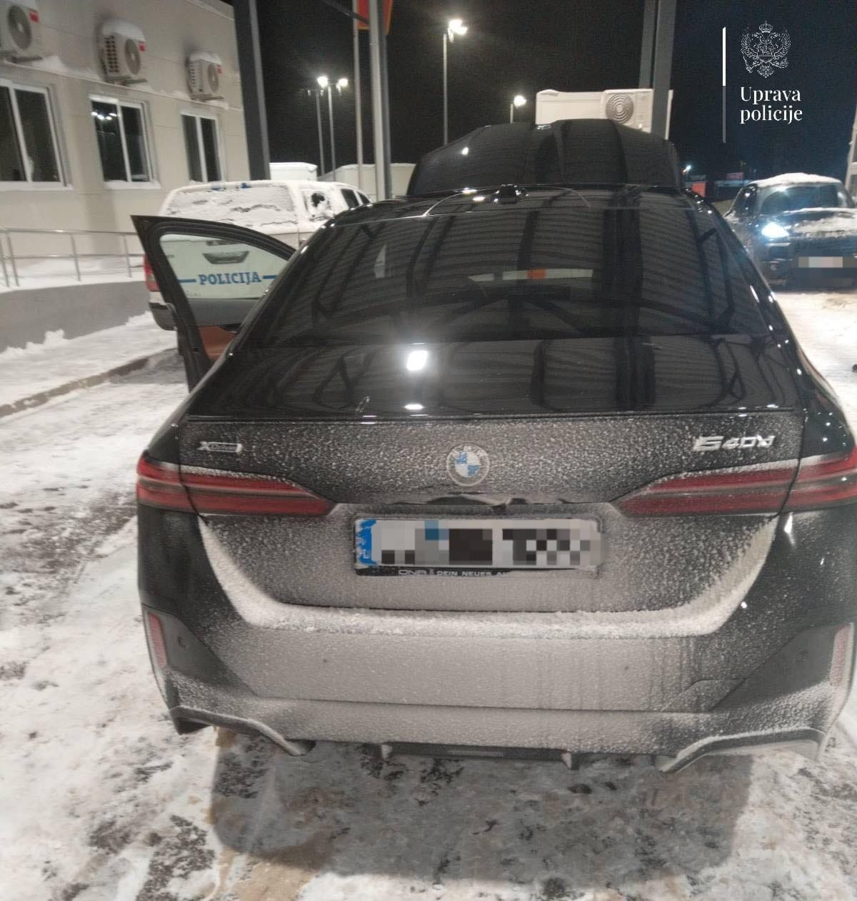 gallery.media[0].alt