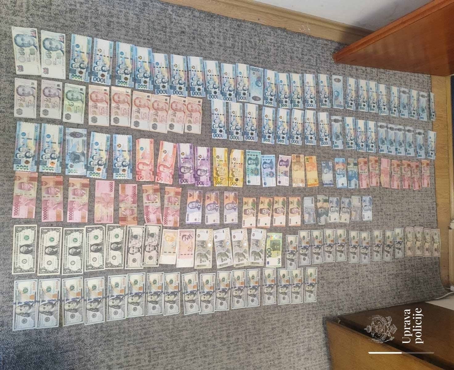 gallery.media[0].alt