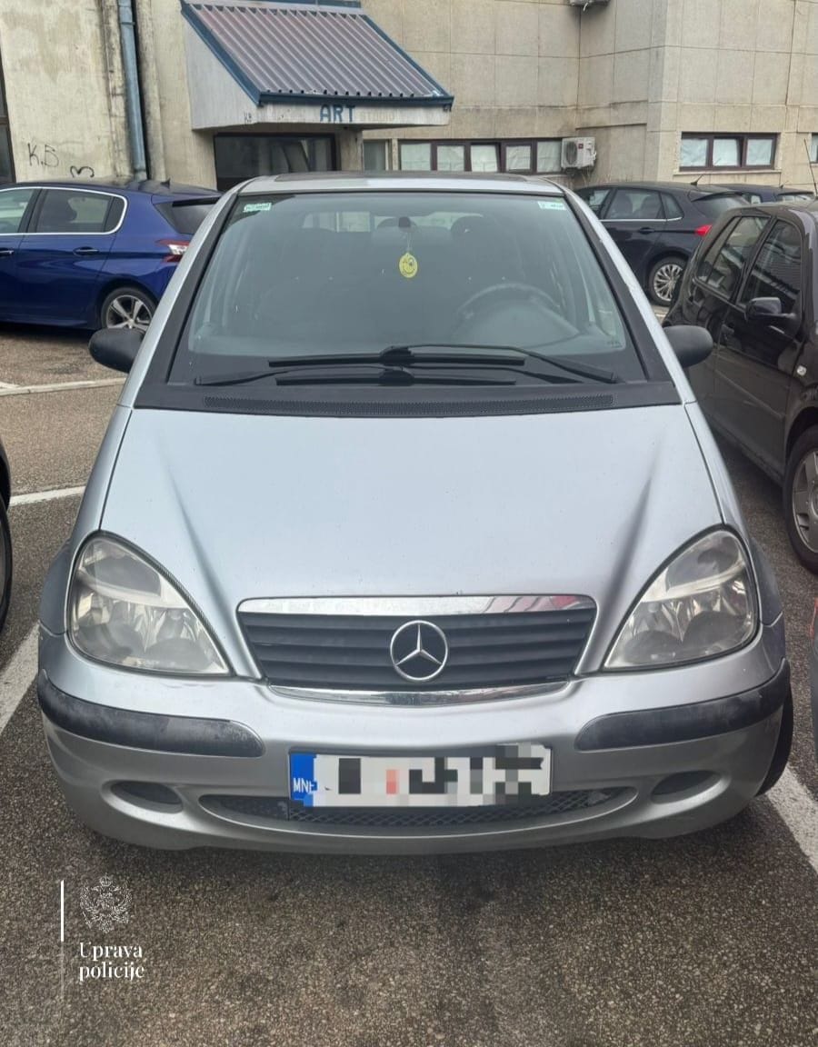 gallery.media[0].alt