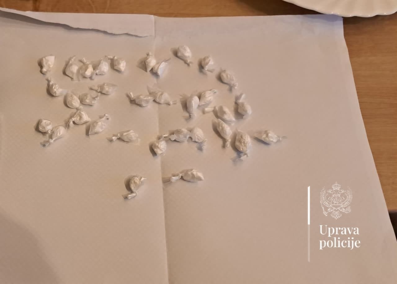 gallery.media[0].alt