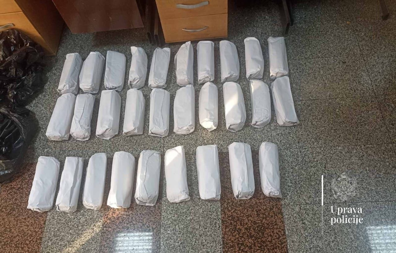 gallery.media[0].alt