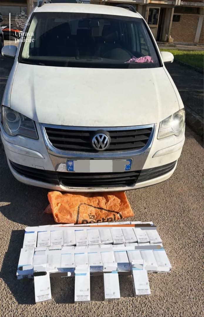 gallery.media[0].alt