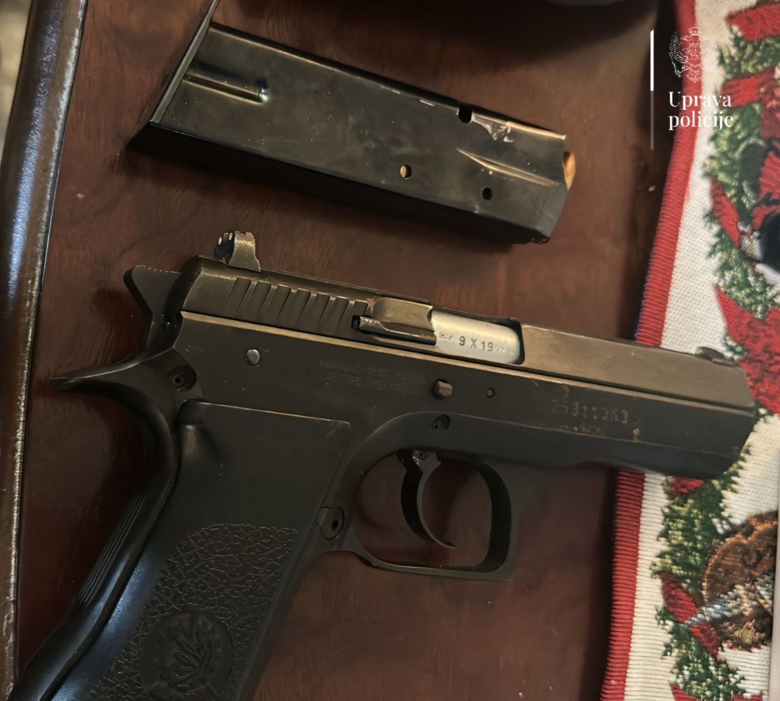 gallery.media[0].alt