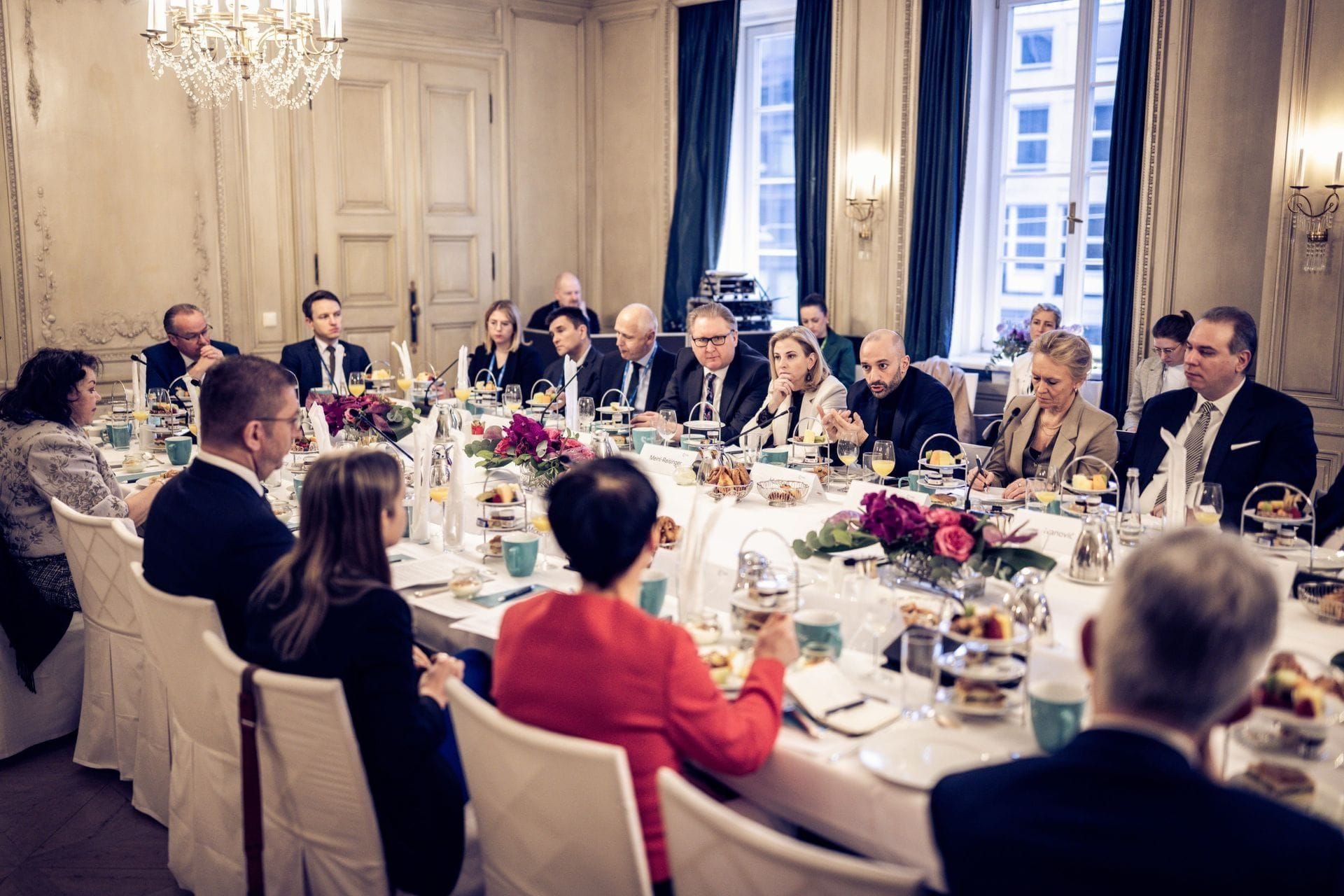 Potpredsjednik Vlade dr Filip Ivanović učestvovao na okruglom stolu o budućnosti politike proširenja EU