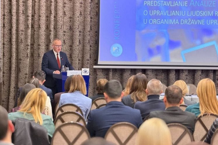 „Predstavljanje rezultata Analize stanja u upravljanju ljudskim resursima u organima državne uprave“.