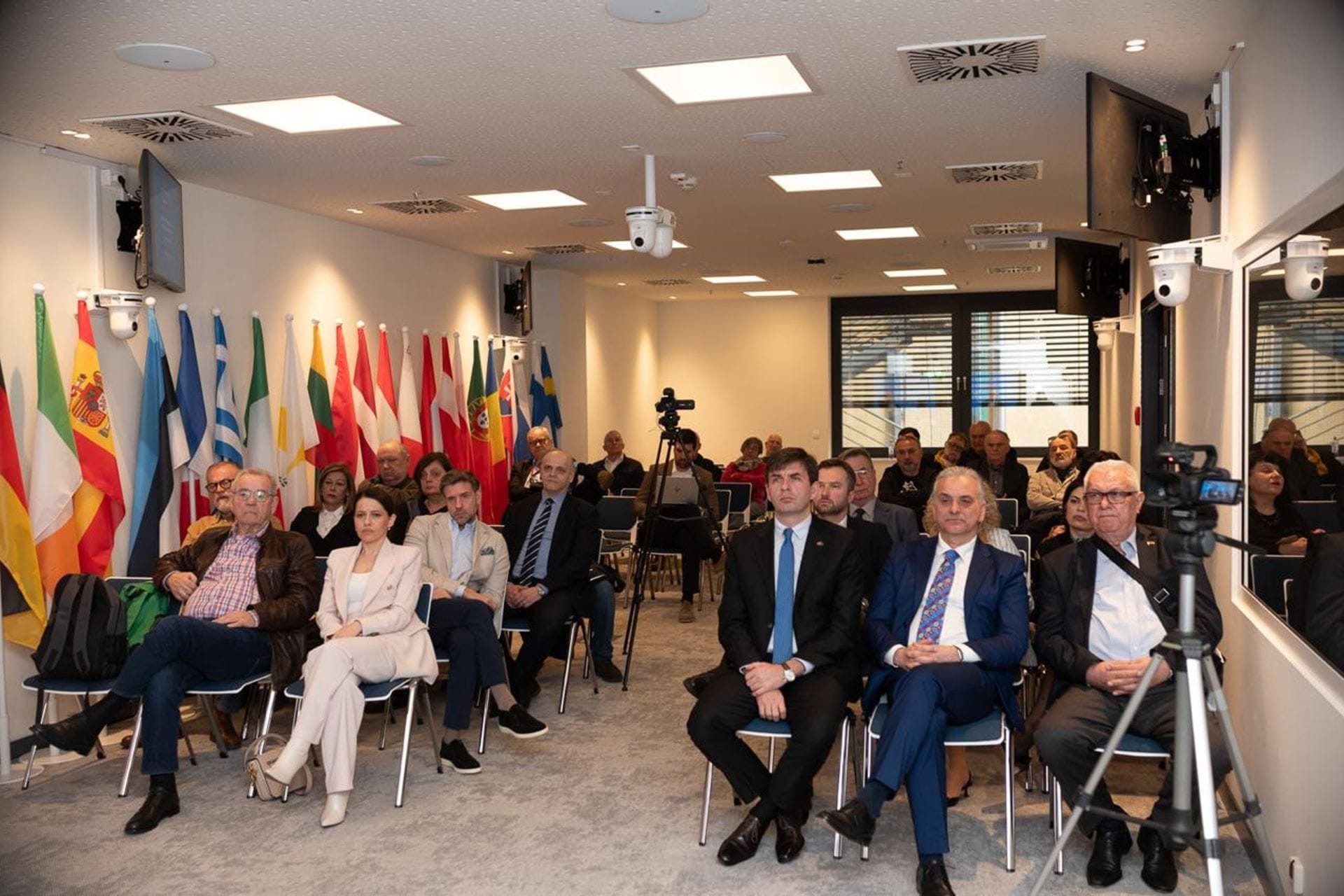 Zagreb: Održana konferencija “Hrvatska i Crna Gora jučer, danas i sjutra”, ministar Azemović najavio dalju institucionalnu podršku dijaspori u toj zemlji