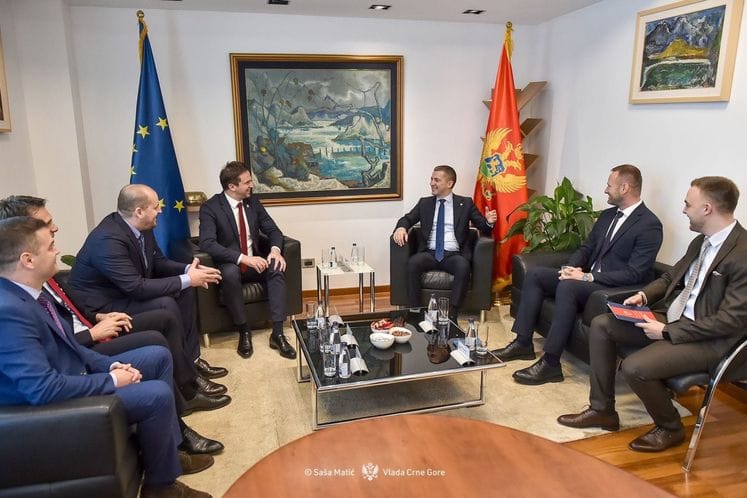 Бечић са предсједником Европске одбојкашке конфедерације, Роком Сикирићем и челницима националних савеза ЦГ, СРБ и ХРВ