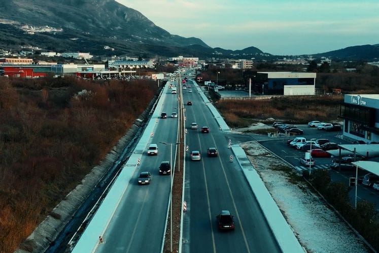 Булевар Тиват -Јаз