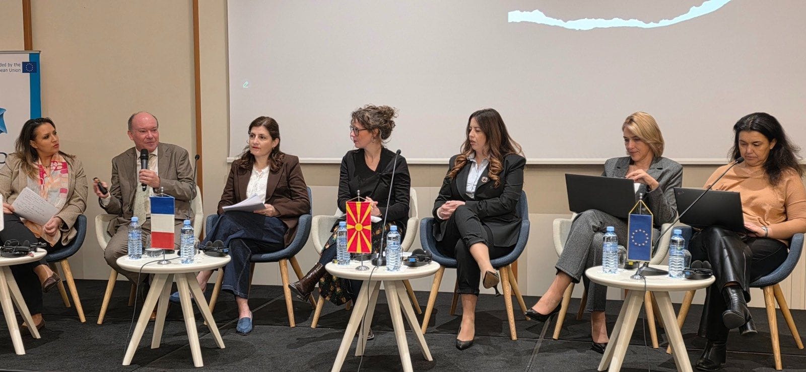 gallery.media[0].alt