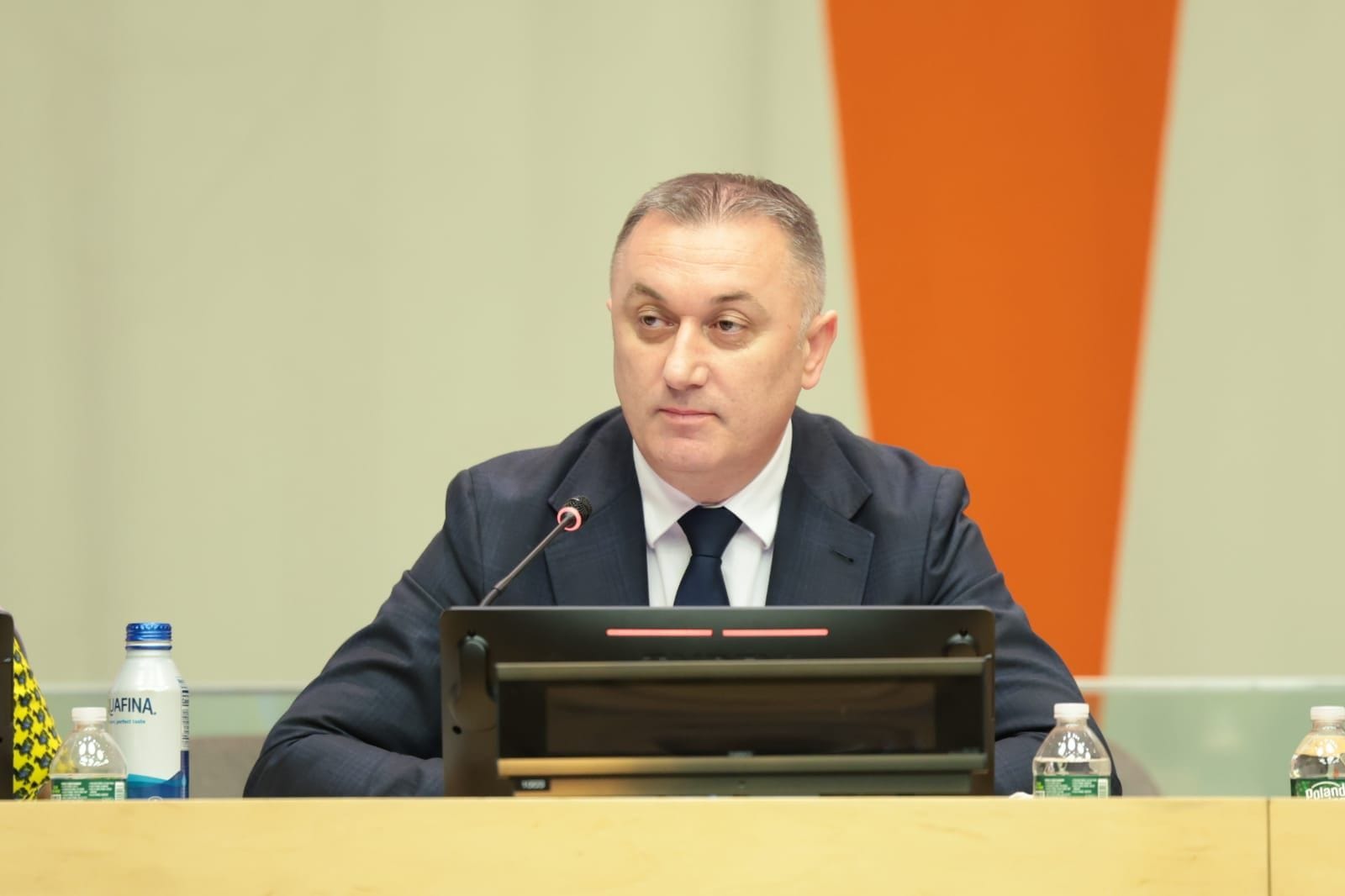 gallery.media[0].alt