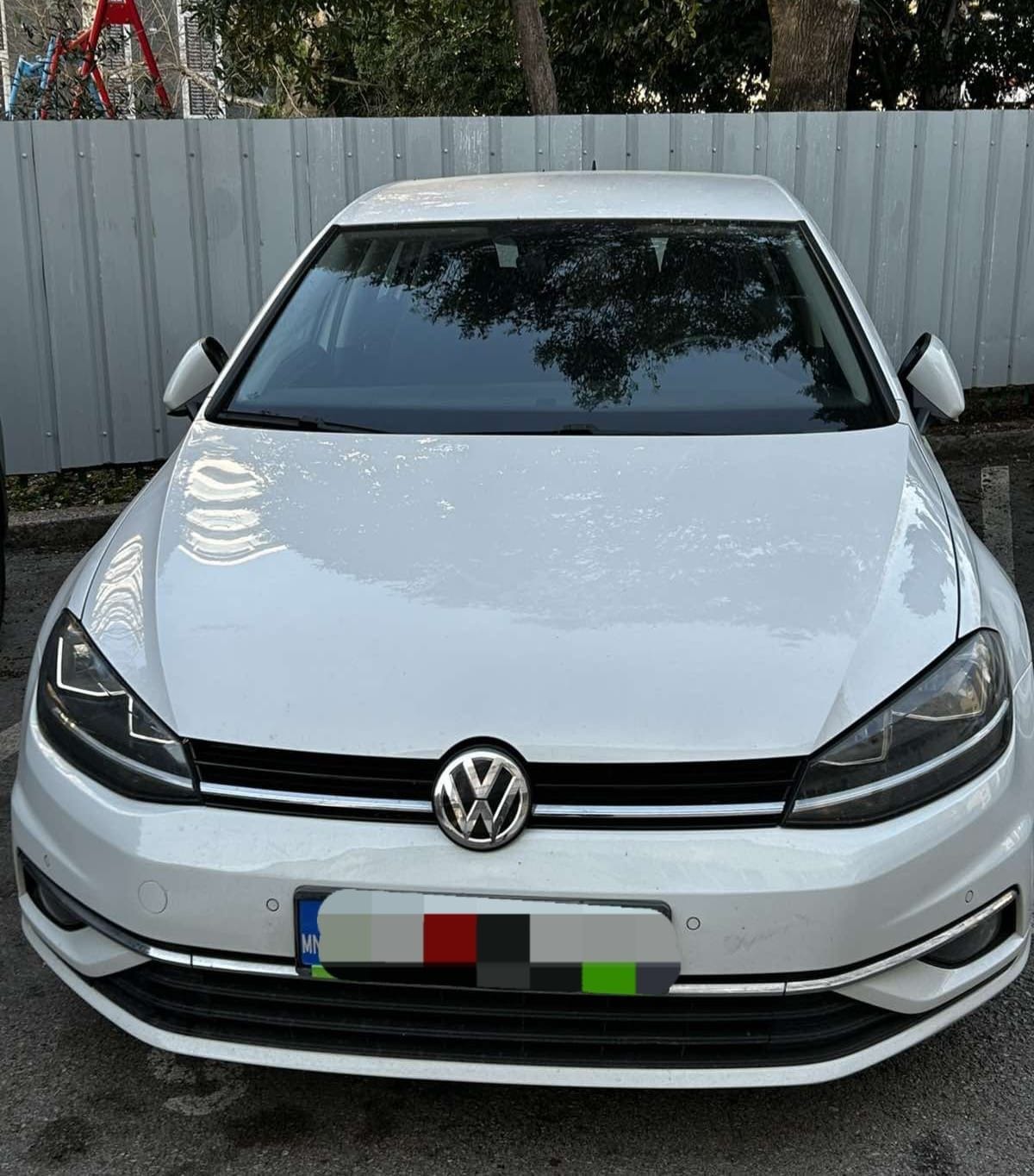 gallery.media[0].alt