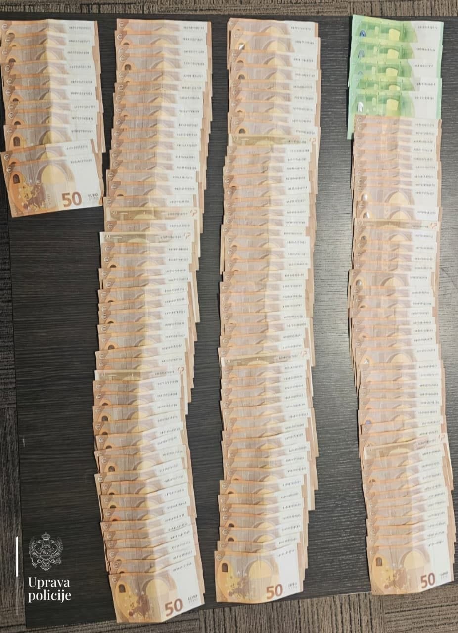 gallery.media[0].alt