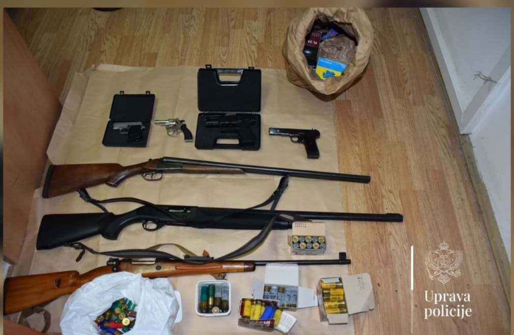 gallery.media[0].alt