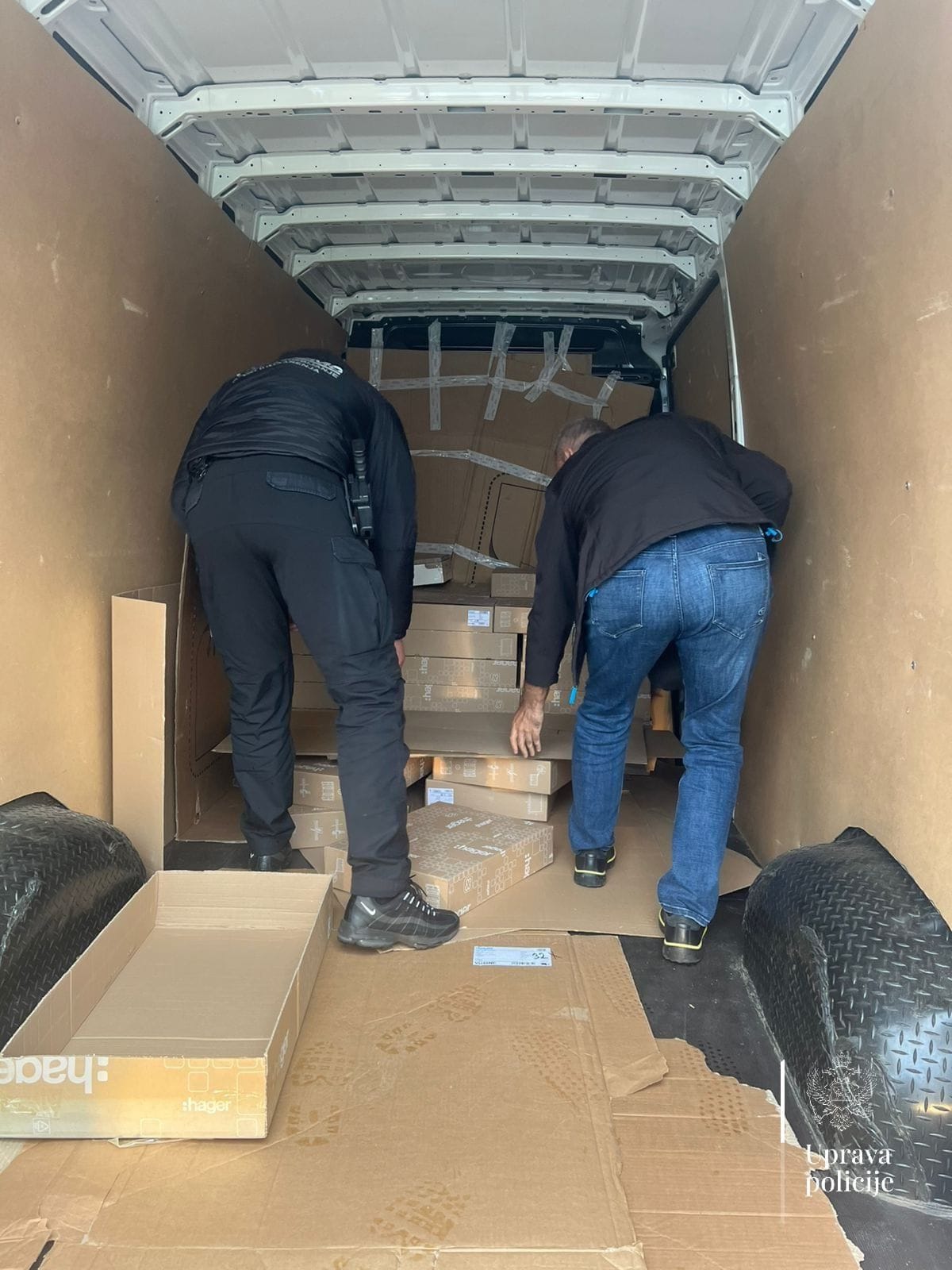 gallery.media[0].alt