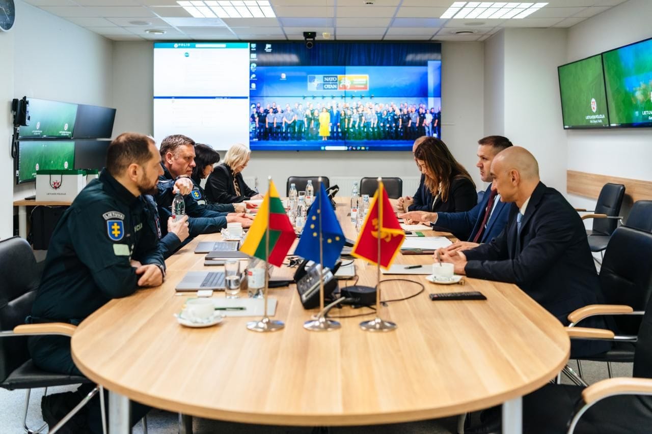 gallery.media[0].alt