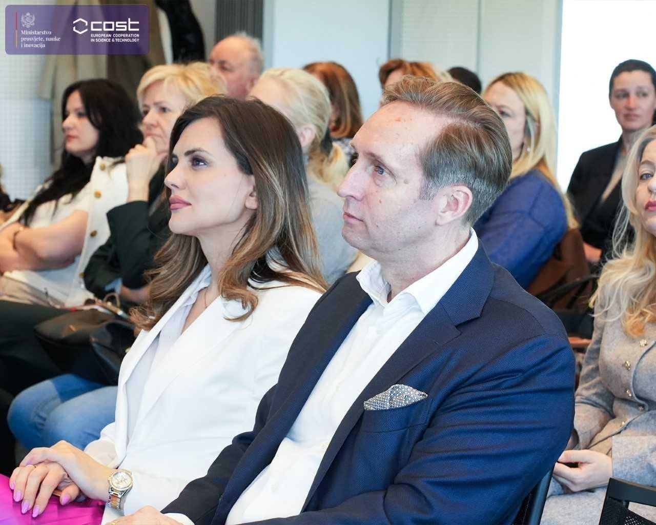 gallery.media[0].alt