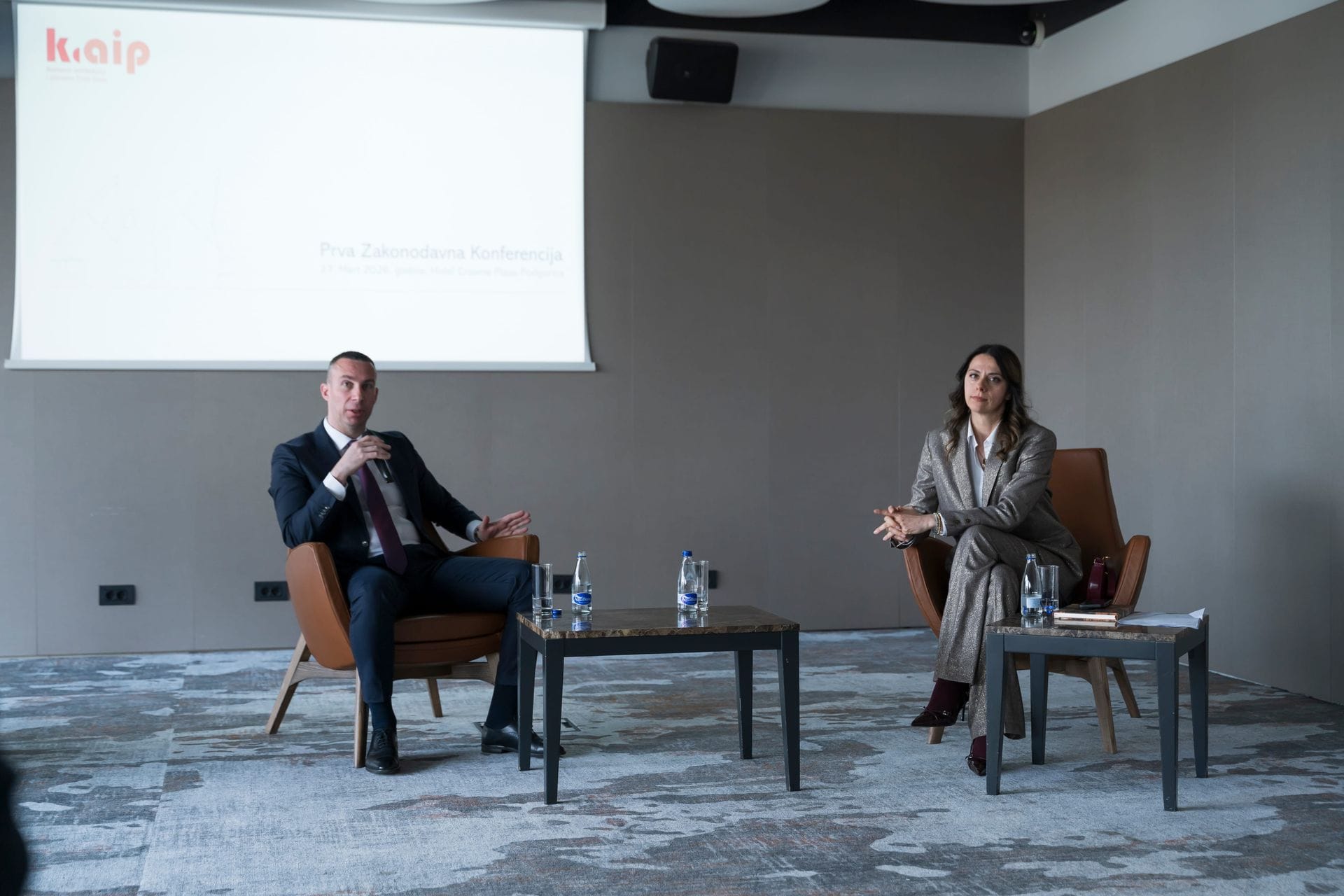 gallery.media[0].alt