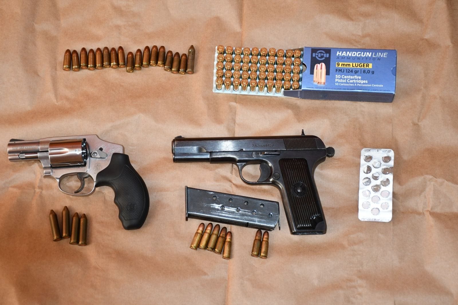 gallery.media[0].alt