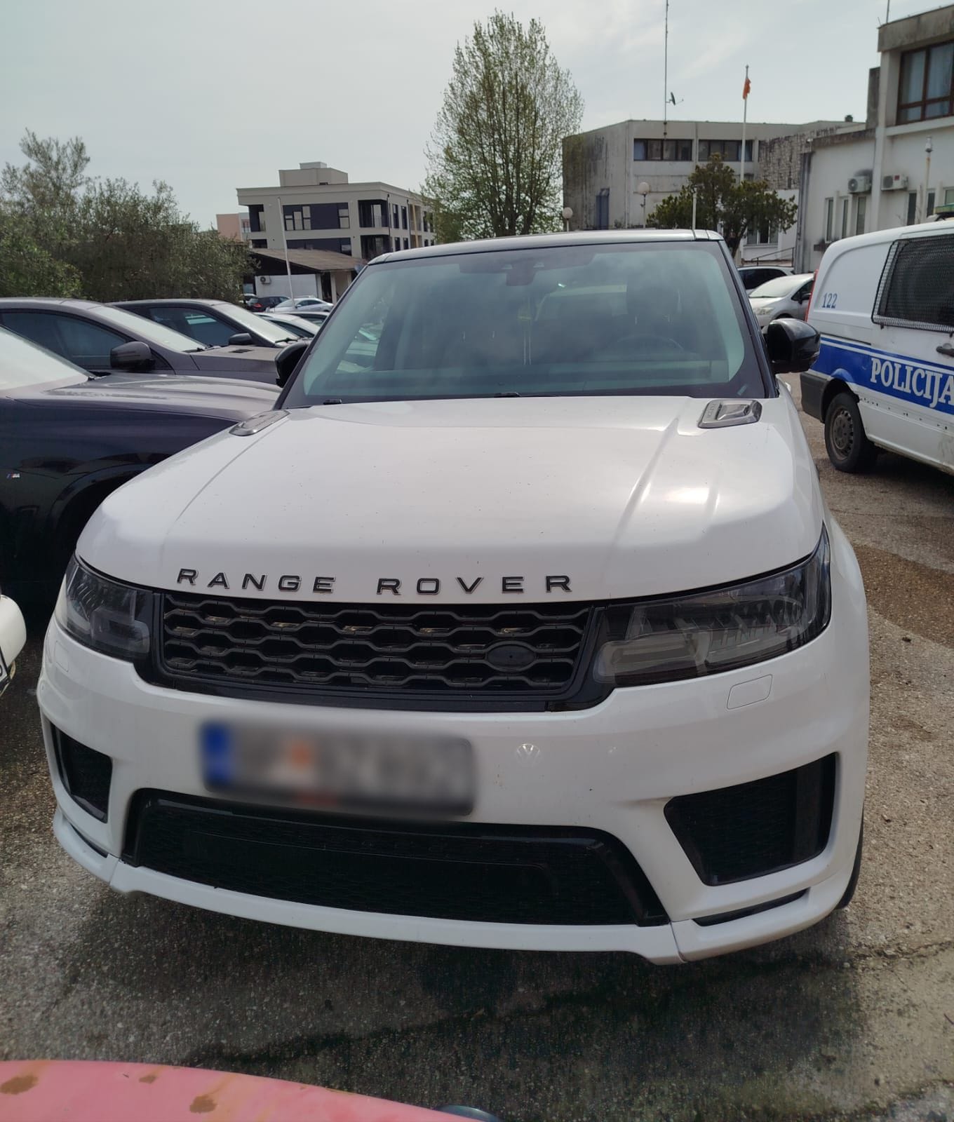 gallery.media[0].alt