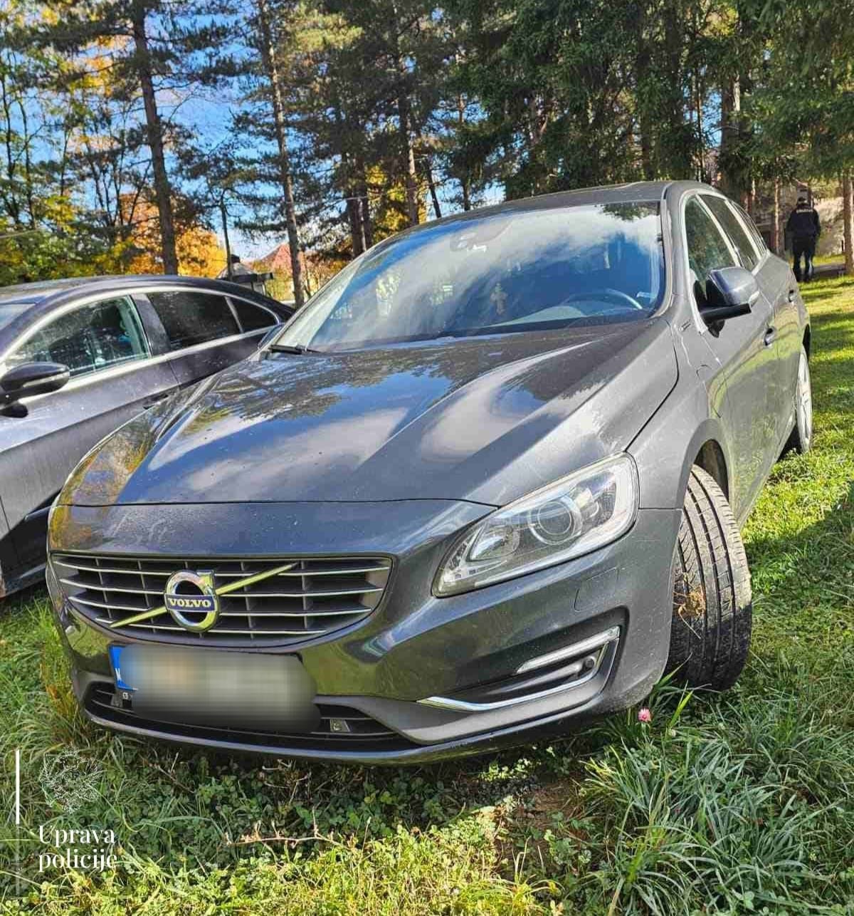 gallery.media[0].alt