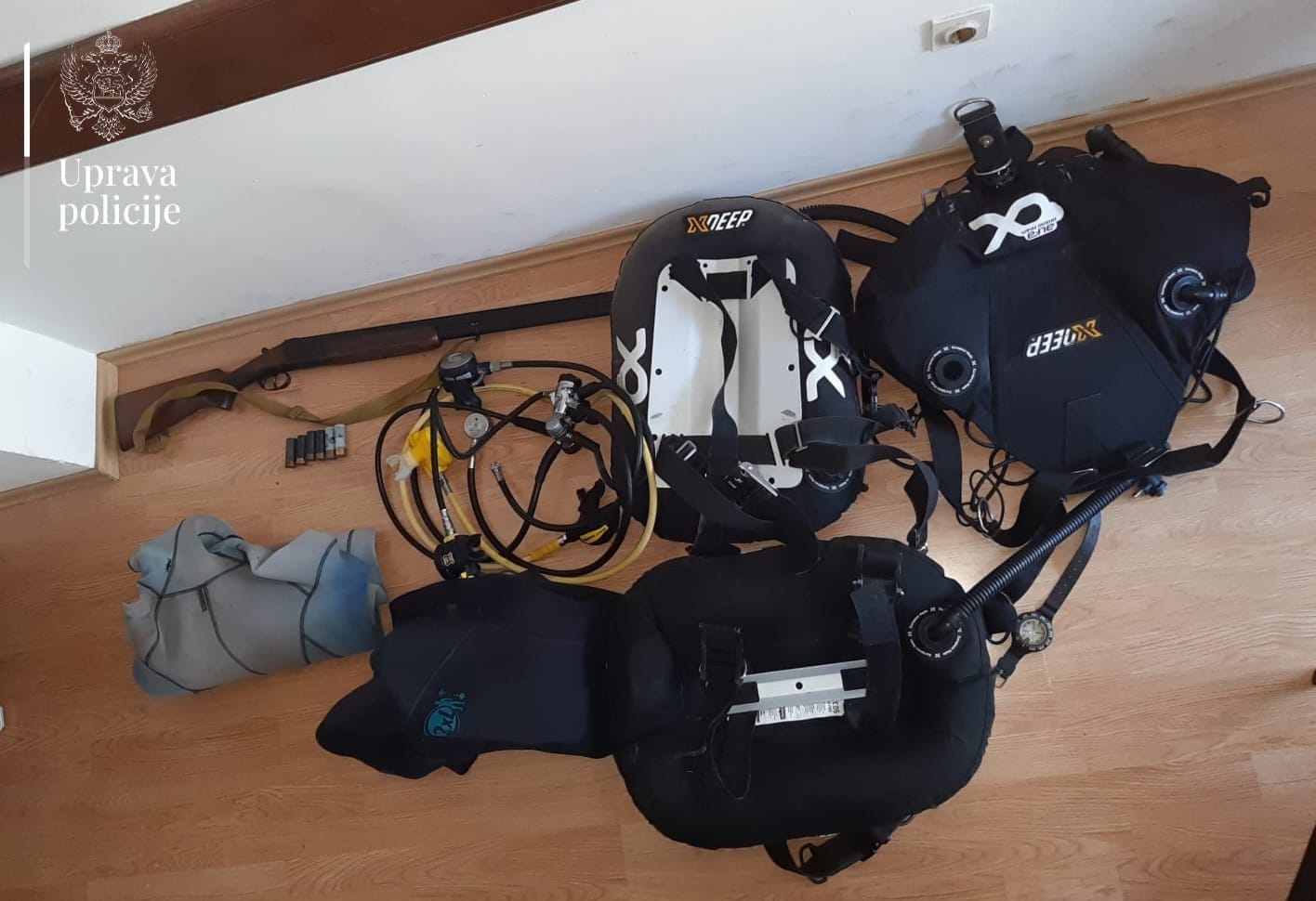 gallery.media[0].alt