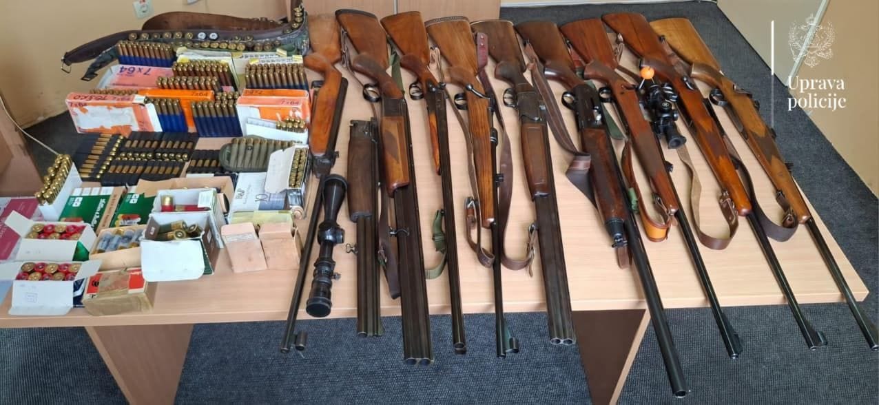 gallery.media[0].alt