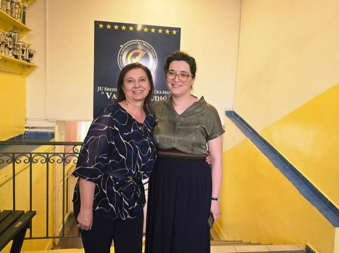 gallery.media[0].alt