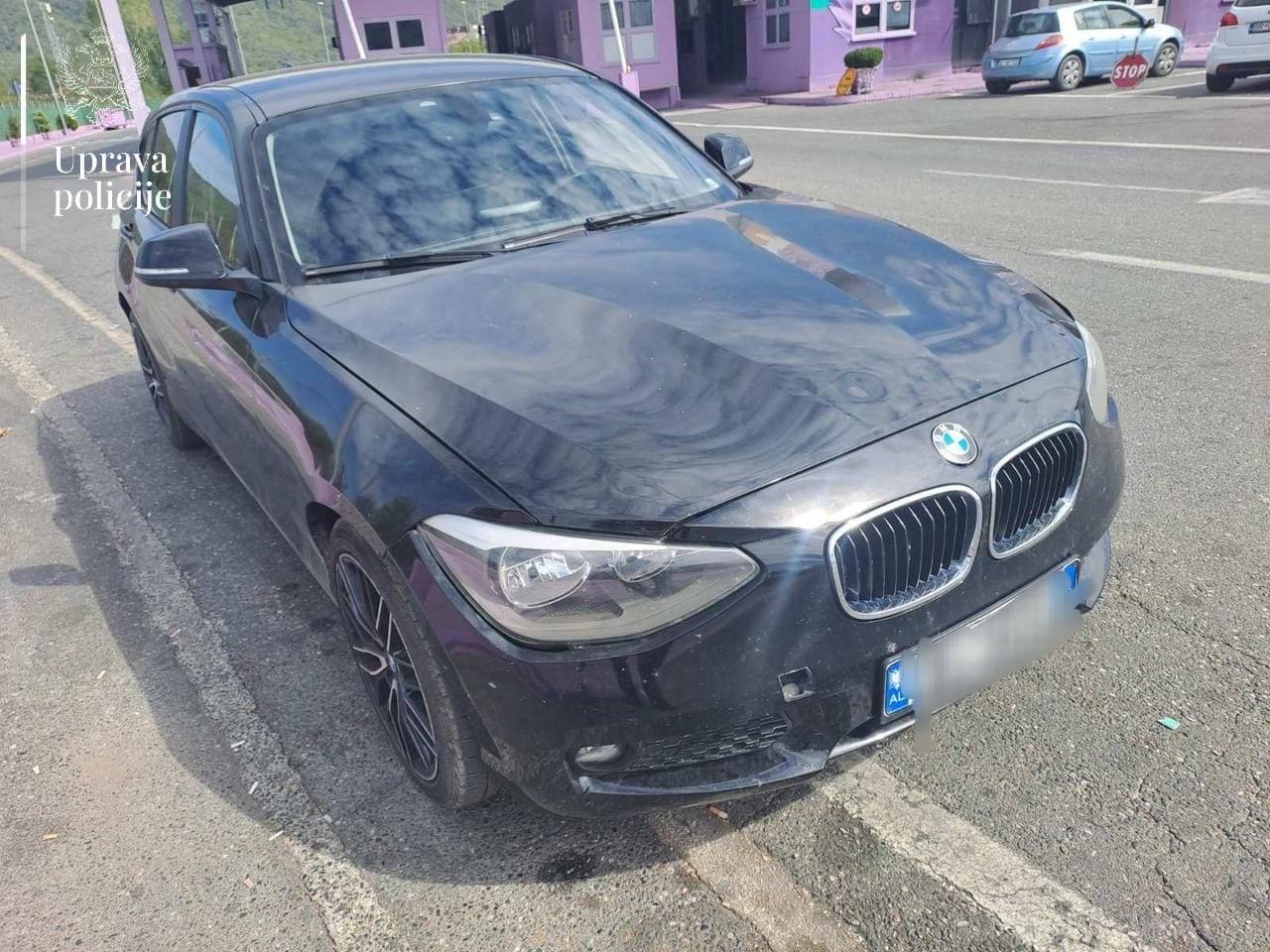 gallery.media[0].alt