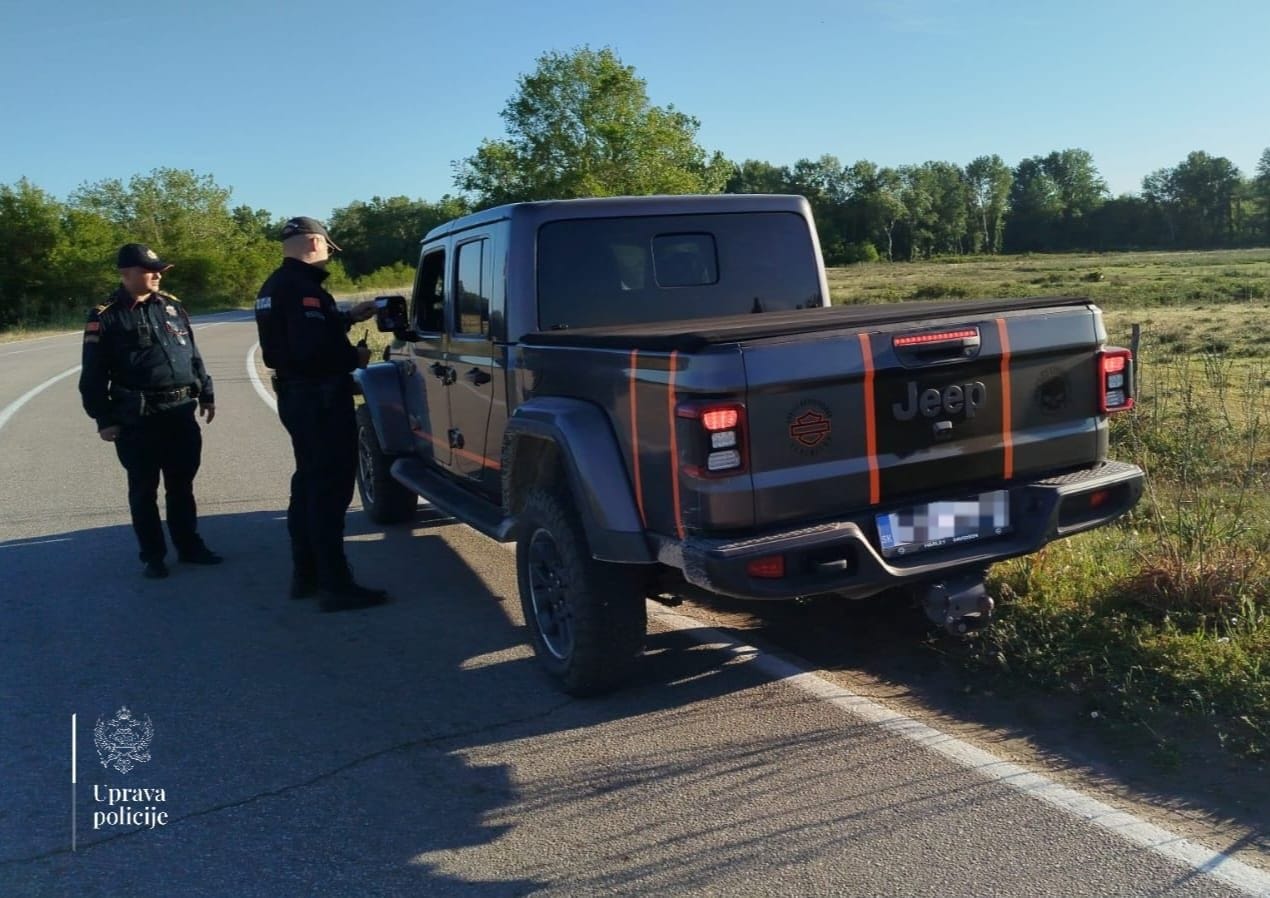 gallery.media[0].alt