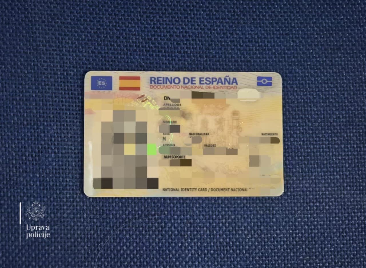 gallery.media[0].alt