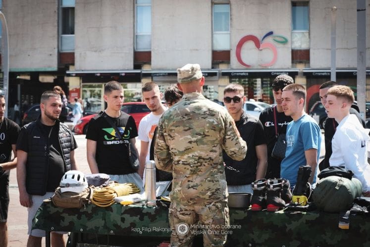 Promocija Vojske Crne Gore na Trgu nezavisnosti u Podgorici