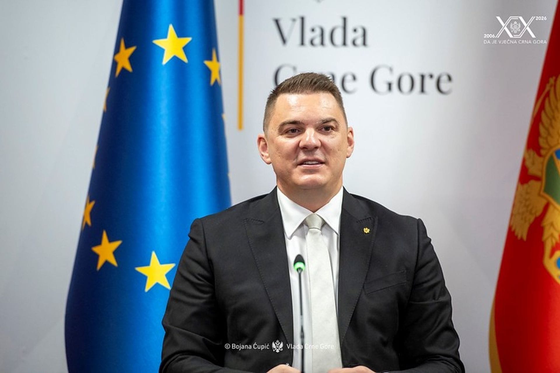 Ministar Šahmanović