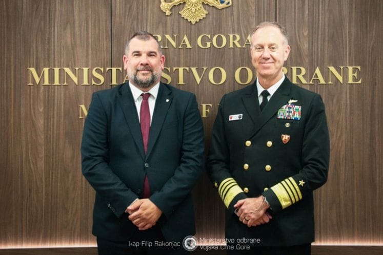 Krapović i Vajkof o jačanju odbrambenih kapaciteta i NATO saradnje