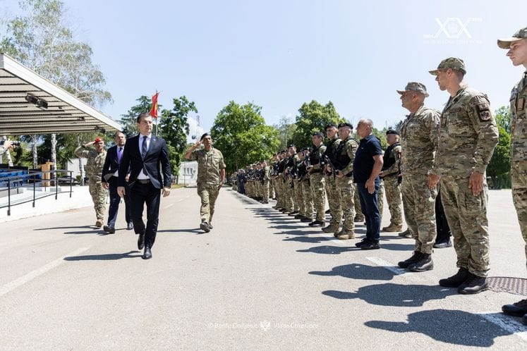Aleksa Bečić i Dragan Krapović - obilazak pripadnika VCG angažovanih na Samitu EU-ZB