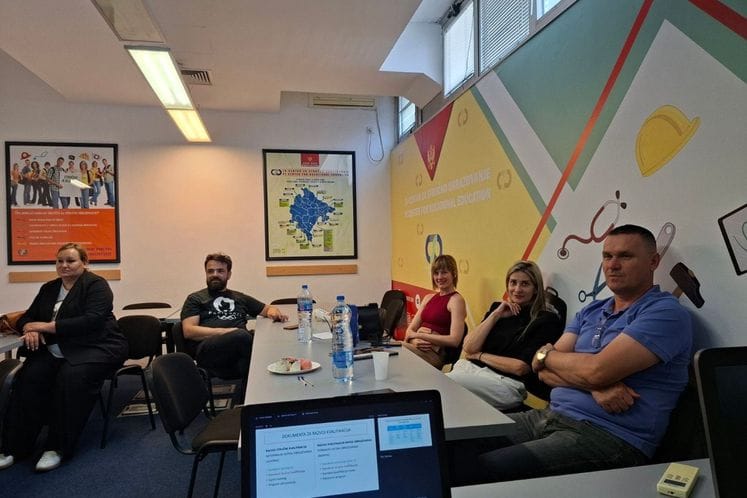 Одржана обука за ревизију стандарда квалификација у области Фризерских услуга на основу ревидираних стандарда занимања Одржана обука за ревизију стандарда квалификација у области Фризерских услуга на основу ревидираних стандарда занимања