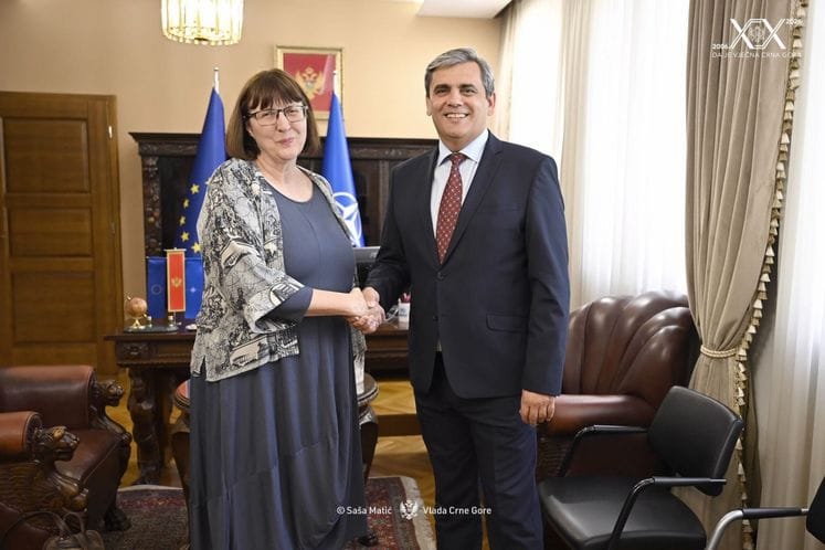 Ибрахимовић примио у опроштајну посјету амбасадорку Уједињеног Краљевства Дон Мекен