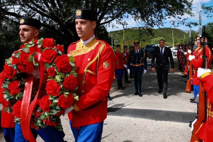 Ministar Krapović i načelnik Generalštaba položili vijenac povodom obilježavanja Martinićk