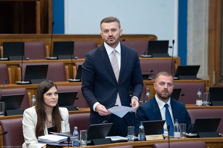 Усвојен Закон о локалним службеницима и намјештеницима – професионализам испред политике