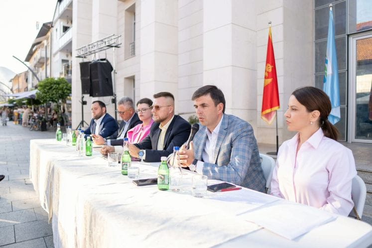 U Gusinju održana panel diskusija „Dijaspora i Crna Gora – otvoreni dijalog“