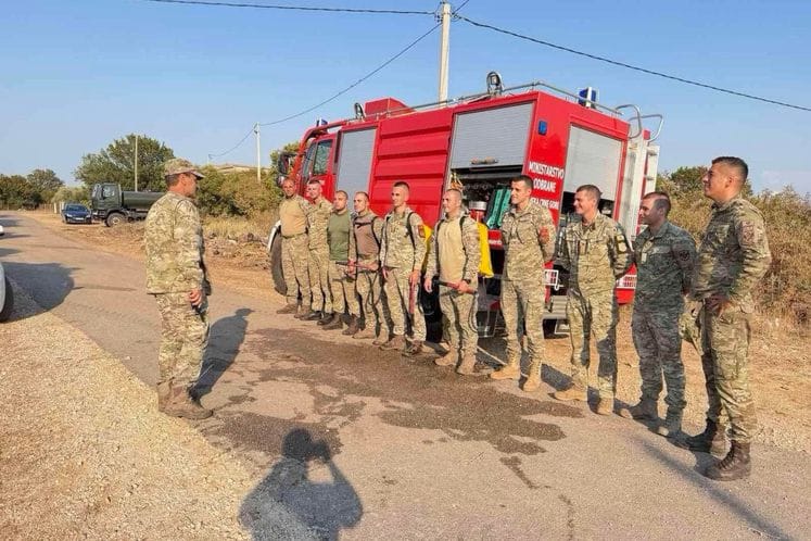 Krapović: Vojska Crne Gore dodatno ojačala snage angažovane na gašenju požara
