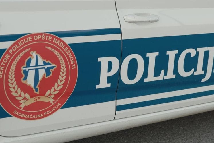 policija