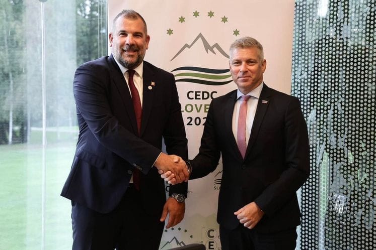 Krapović sa Hajdinjakom: Jačanje odbrambene saradnje i podrška Slovenije evropskom putu Crne Gore