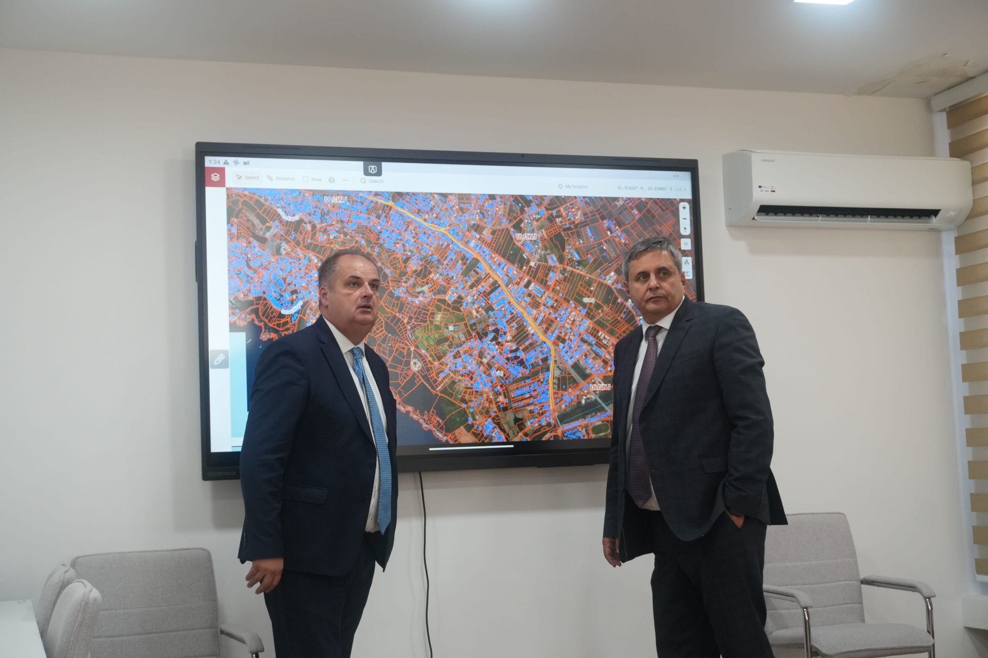 MINISTAR RADUNOVIĆ U POSJETI OPŠTINI ULCINJ