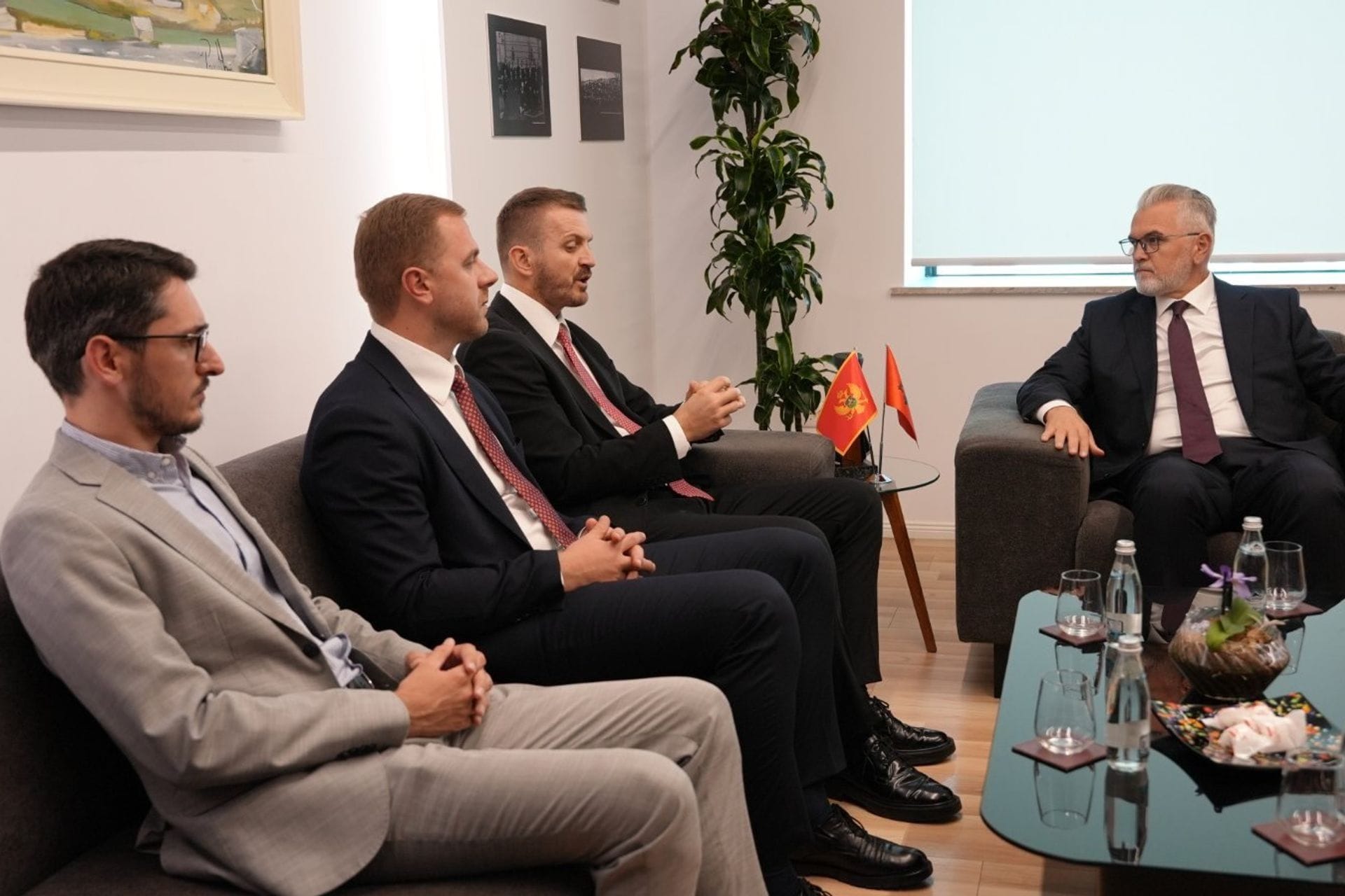 ministri Dukaj - Gogu u Tirani (1)